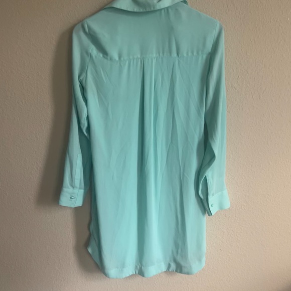 Express Button Up - Picture 2 of 5